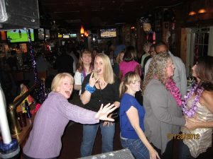 girls-dancing-at-bar