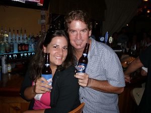 couple-at-bar